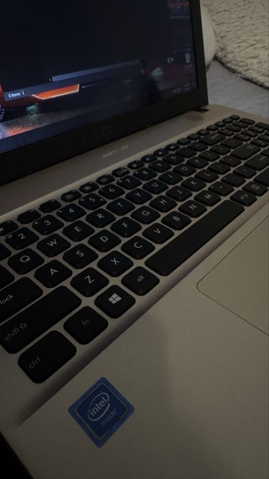 VAND  Laptop Asus