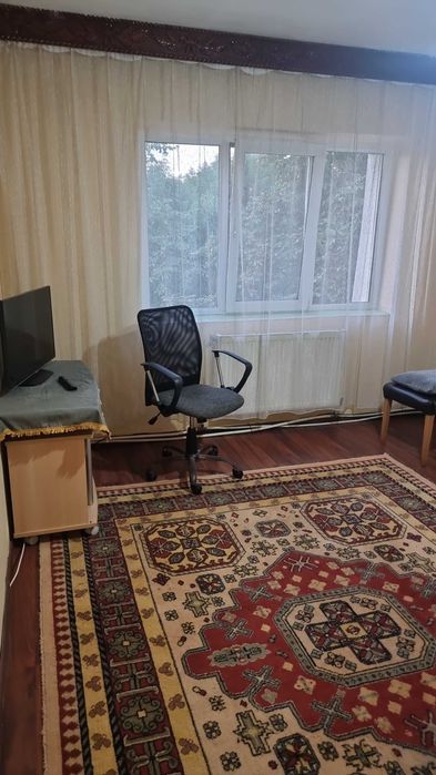 Apartament decomandat de închiriat