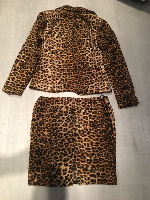 Нов Дамски костюм тъмно кафяв