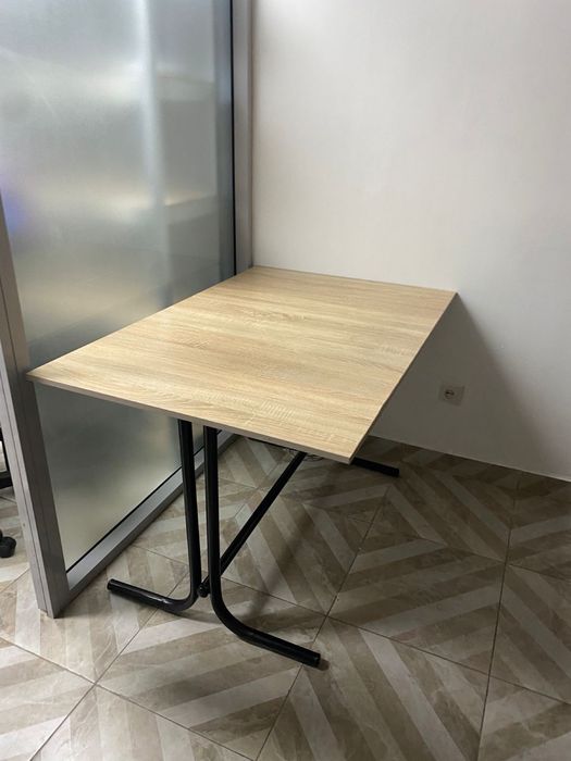 Продам стол обеденный