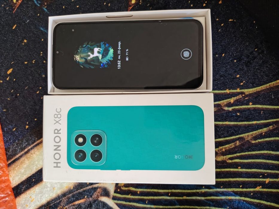 Продаётся телефон