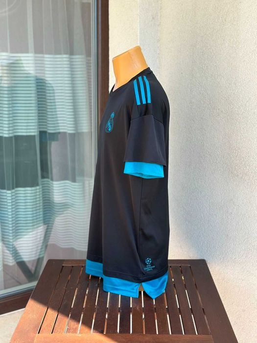 Мъжка тениска ADIDAS (Real Madrid / UEFA Champions League) - размер М, Много добро състояние