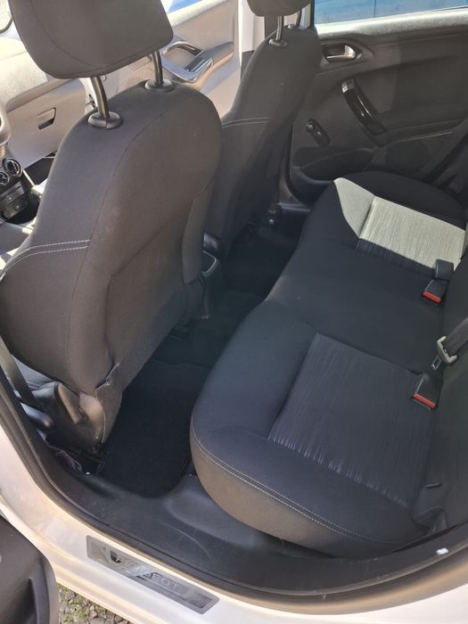 Parc Auto/Peugeot 208/1.0VTI/2014