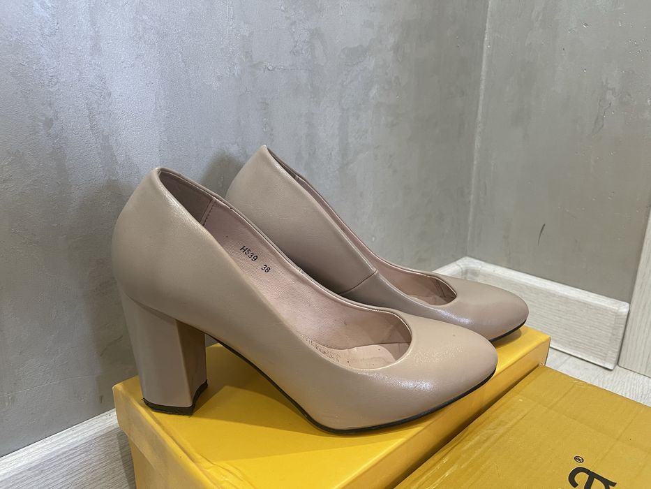 Продам женский туфли