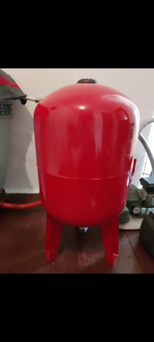 Vând vas de expansiune