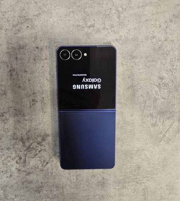 Samsung Z Flip 7  12/156GB Перфектен !!! Z-7902