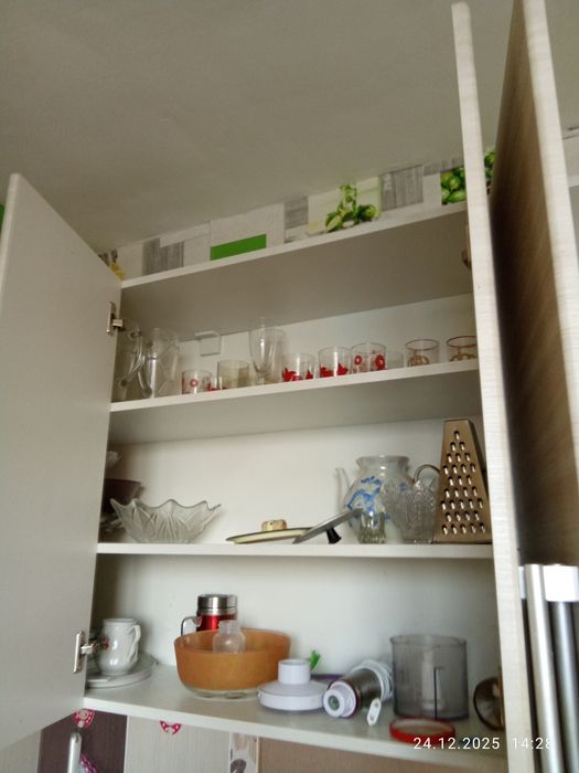 Продам угловой шкаф  (верх )