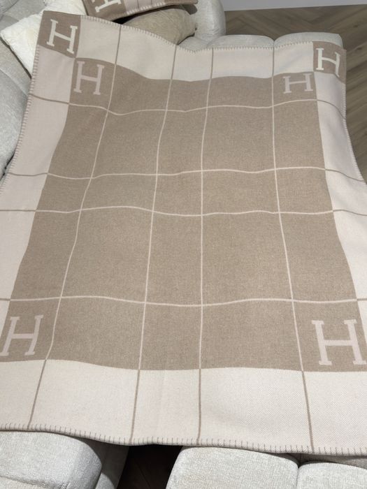 Hermes одеало и възглавница