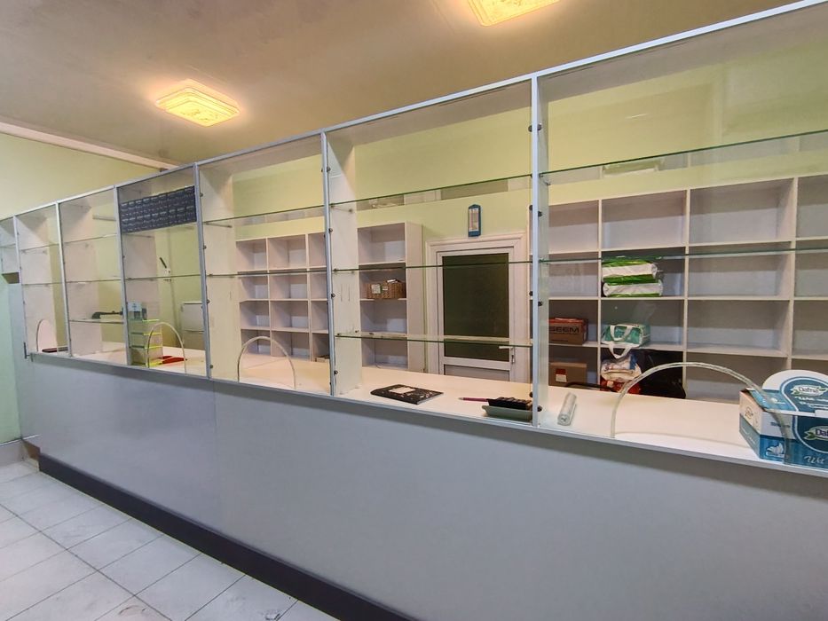 Срочно шкаф, витриналар сотилади