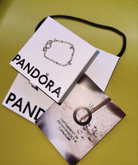 Оригинална гривна на Pandora