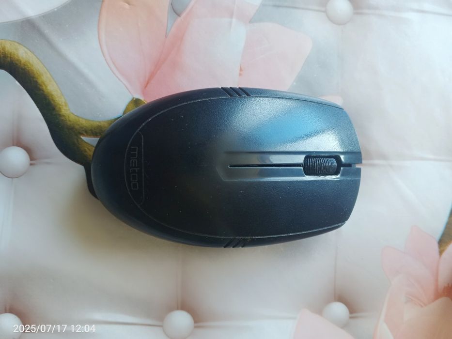 Продаётся процессор от компьютера колонка клавиатура и мышка