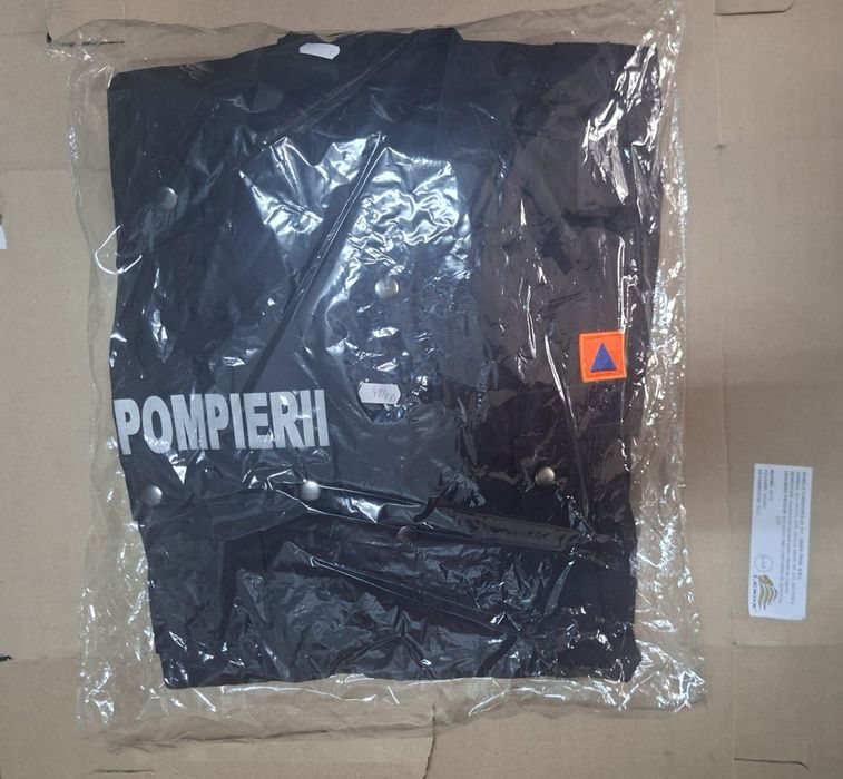 Vand costum unic de pompieri