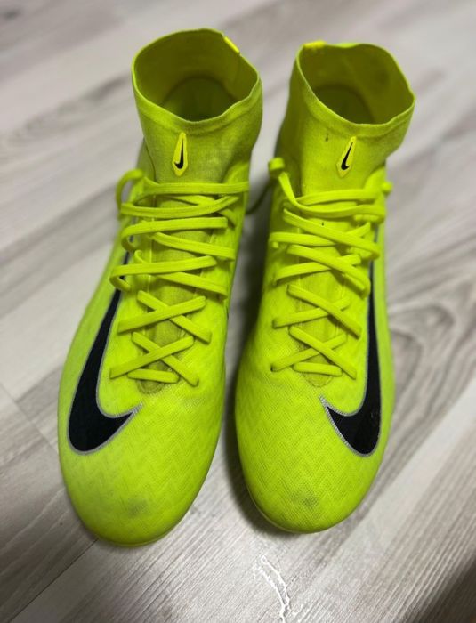 Vand nike mercurial urgent 150 lei!!!
