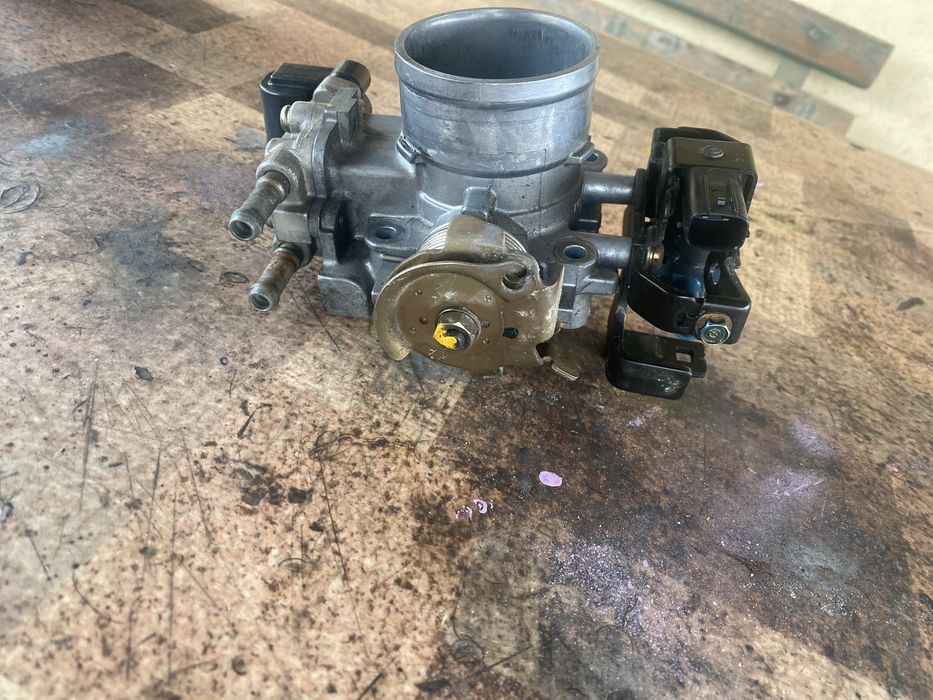 Дроселова клапа за хонда джаз 1.3 бензин 2004 г