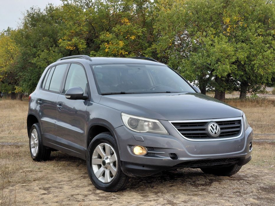 VOLKSWAGEN Tiguan