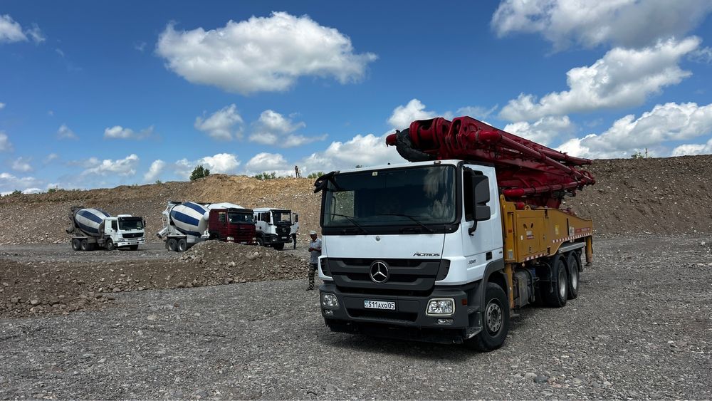 Автобетонасос насос помпа слон