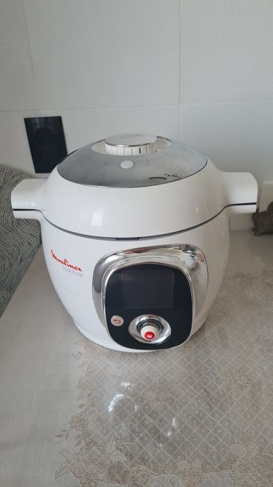 Мультиварка Moulinex.