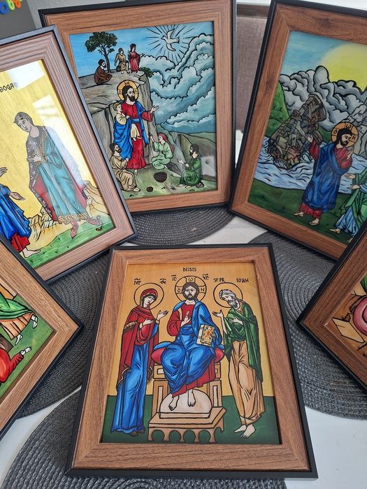 Icoane pictate pe sticla