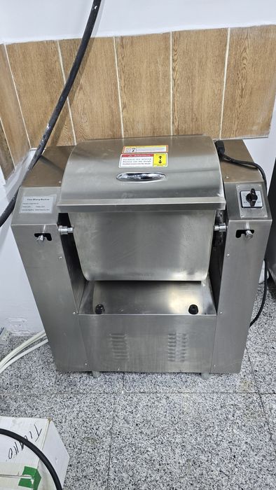 Продам тестомес на 25кг