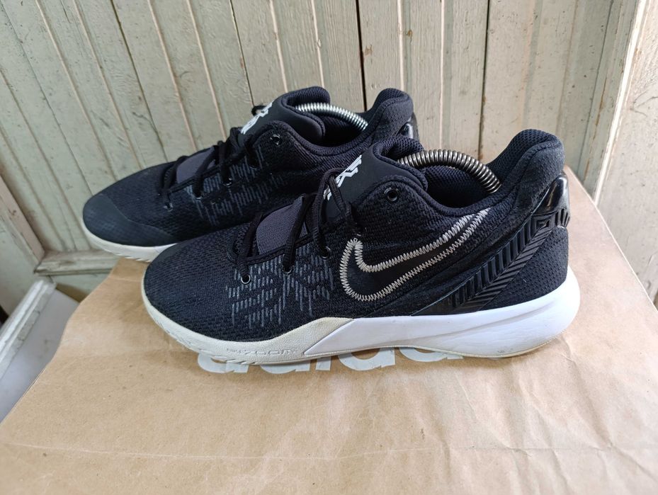 ''Nike Kyrie Flytrap 2''оригинални маратонки 44.5 номер