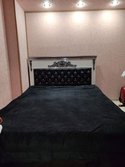 Продам спальный гарнитур