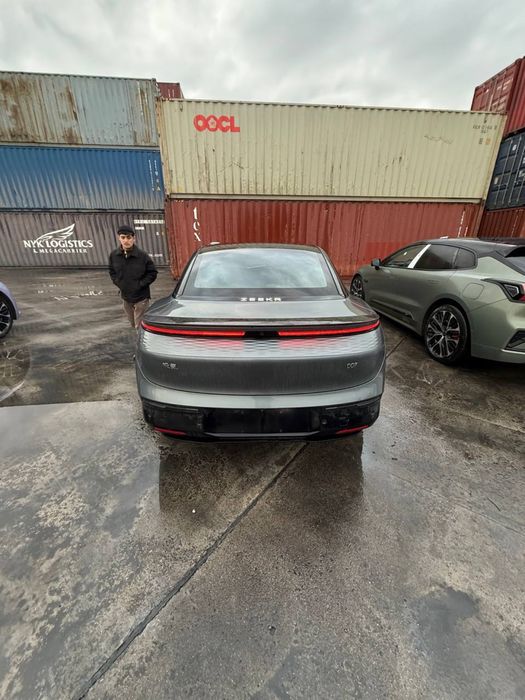 ПРОДАЕТСЯ Zeekr 007 awd!