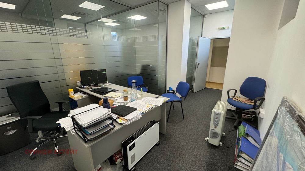 Дава се под наем Офис в София, Студентски град - 30 кв.м за 250 € - Снимка #1