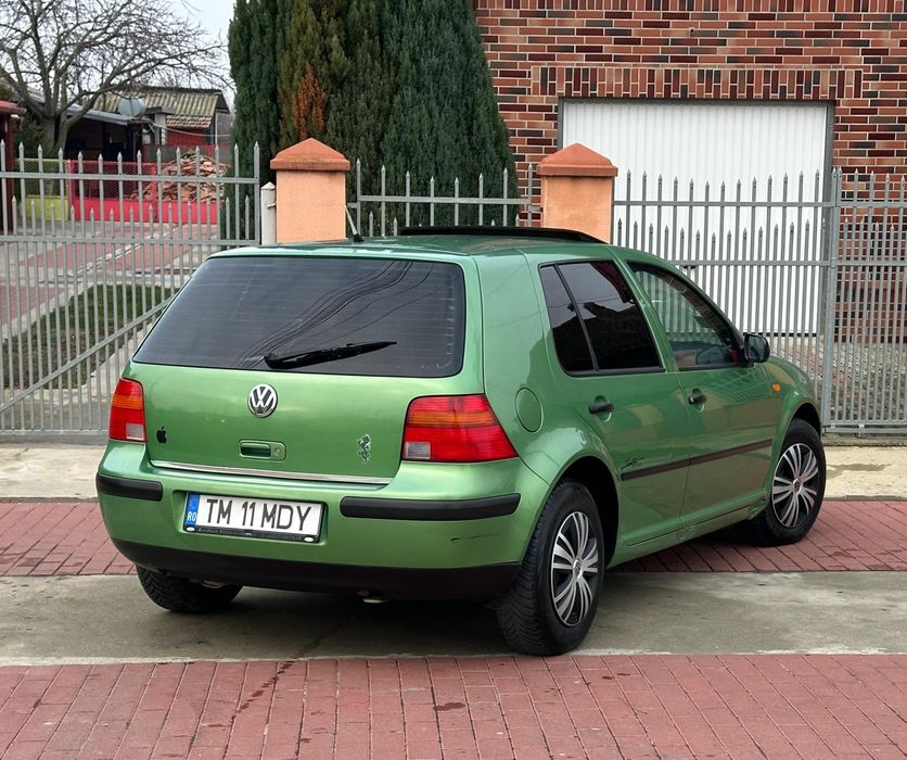 Golf 4 1.4 benzina an 2000 unic proprietar acte la zi fiscal pe loc