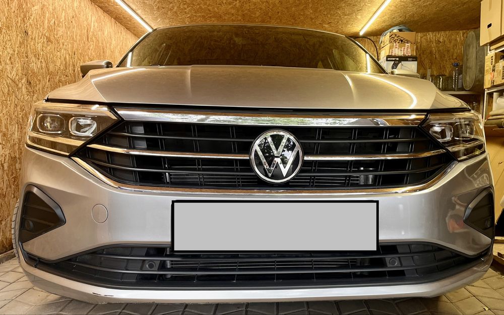 Бампер передний на VW Polo Liftback 2020