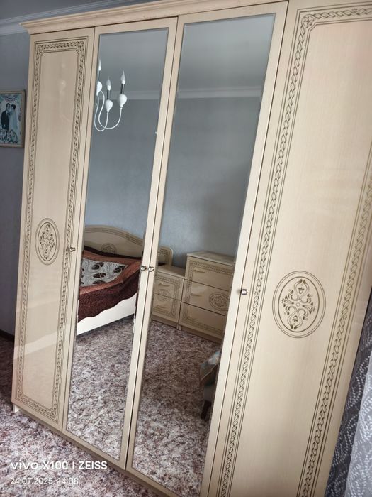 Спальный гарнитур