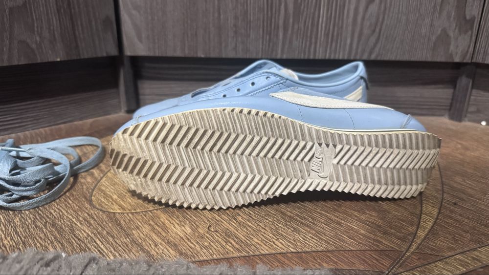 Кроссовки nike женские