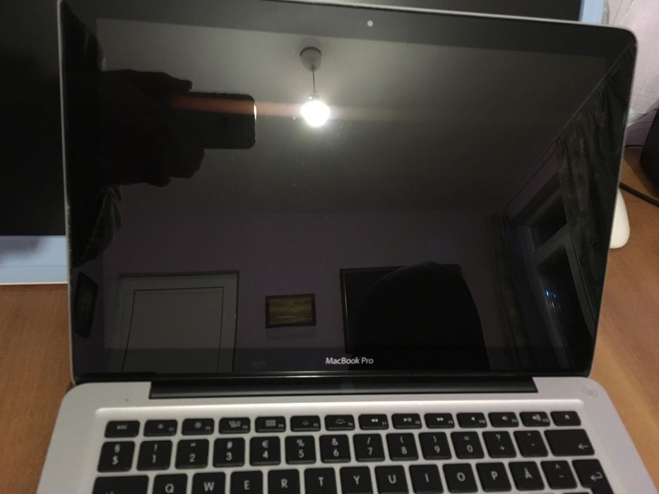 Лаптоп Apple MacBook Pro (13", Mid 2012) + GSM  Apple iPhone 4 (16GB)