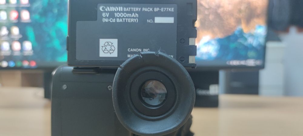 Camera Canon E300