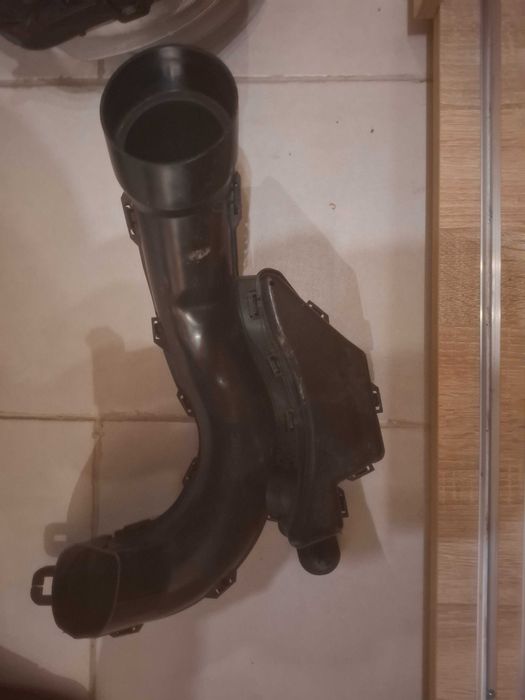 Горен въздуход за нисан джук 2010 - 2013 година