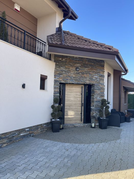 Продава се Къща в с. Чепинци, Област София-град - 250 кв.м за 2500 €/кв.м - Снимка #1