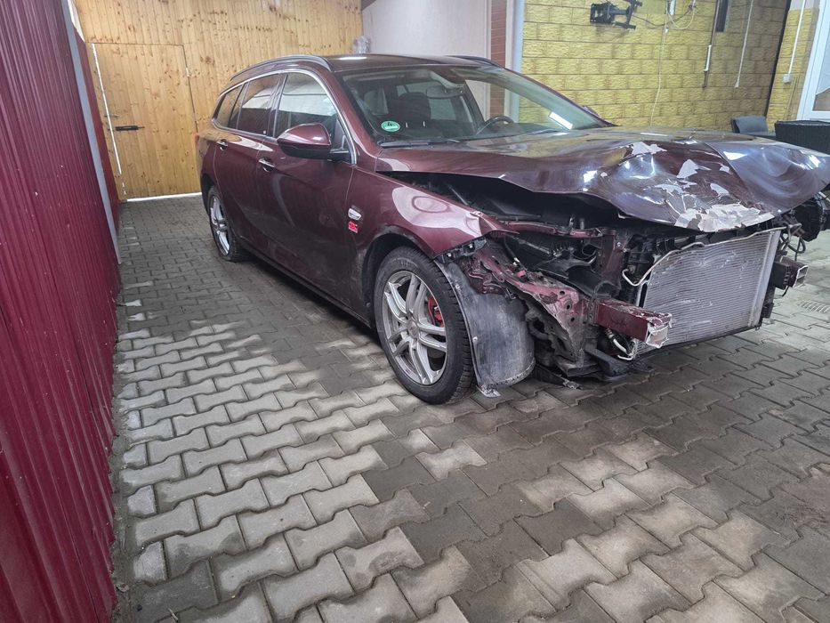 Opel Insignia 2019 1.6 diesel 91.000 km avariat frontal