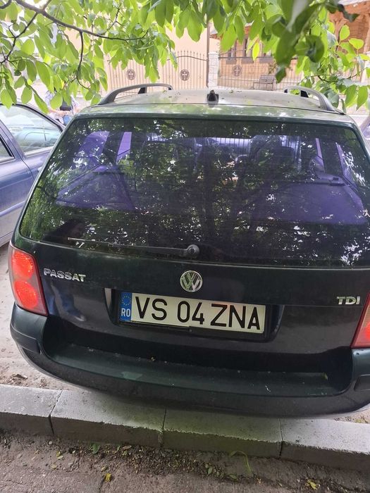 Vând Volkswagen Passat B5