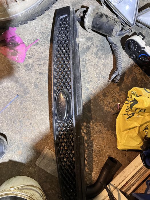 Части за Форд фиеста 2003г