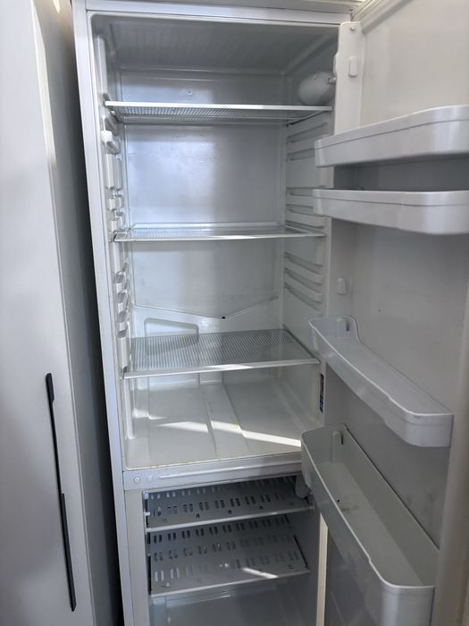 Холодильник indesit