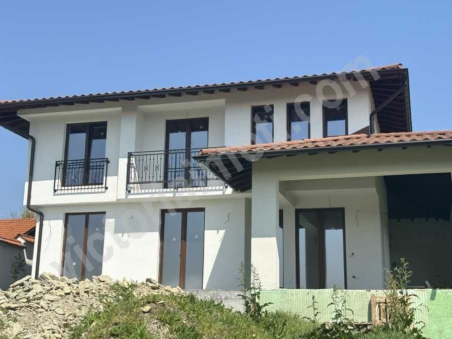 Продава се Къща в с. Леденик, Област Велико Търново - 236 кв.м за 1229 €/кв.м - Снимка #2