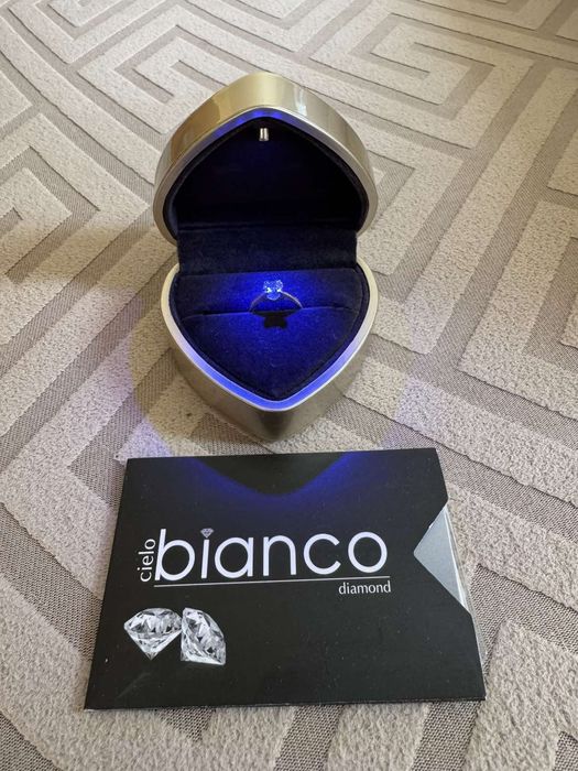 Годежен пръстен от 14карата злато с диамант