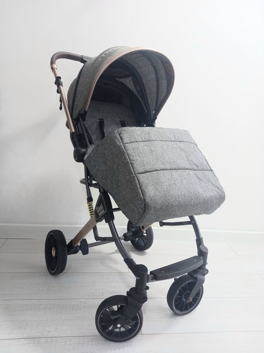 Продам прогулочную коляску