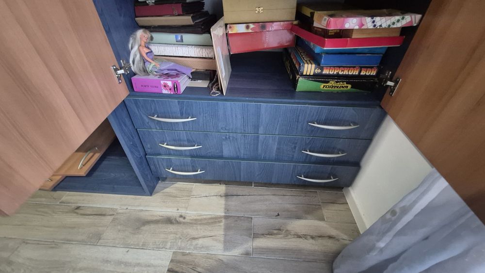 Шкаф гардероб с чекмеджета