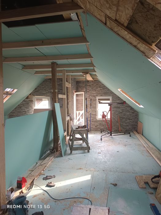 Renovări de case și apartamente.