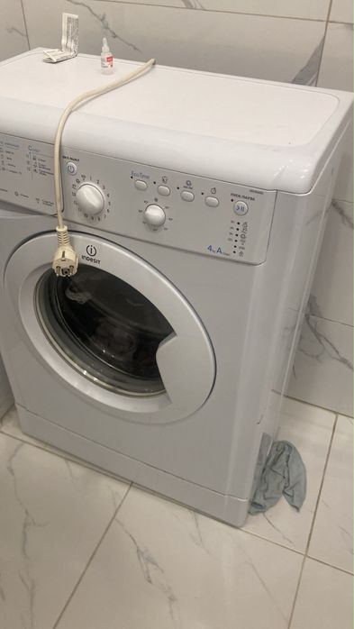 Стиралка Indesit с поломкой