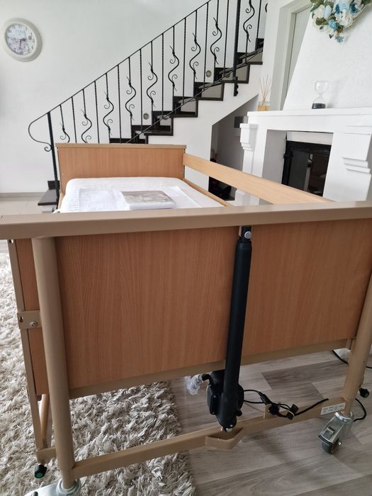 Vând pat Electric pt.persoane vârstnice sau cu dizabilități