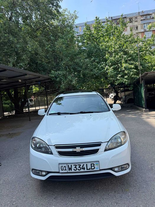 Продается своя Gentra, 2017 год, 3 позиция, автомат, пробег 96500