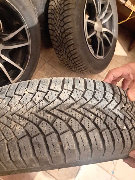 Гуми с  лети джанти, 15 "