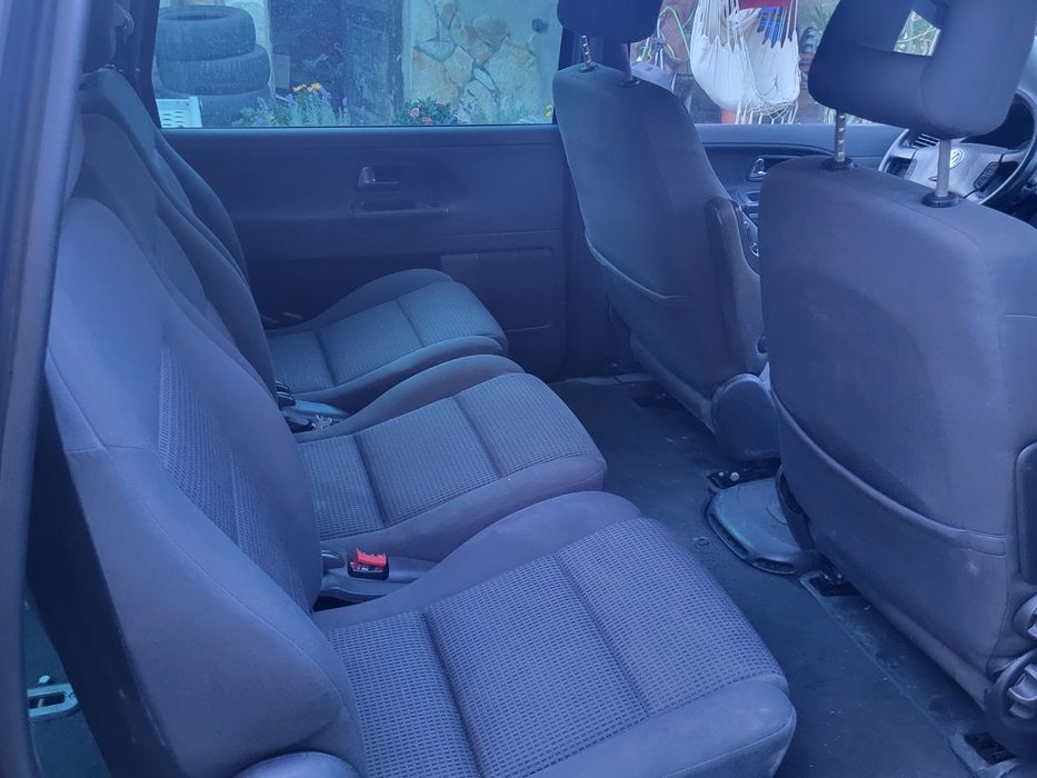 Sharan Anul 2009 4x4 1.9 tdi 116cp BVK 7 locuri Xenon