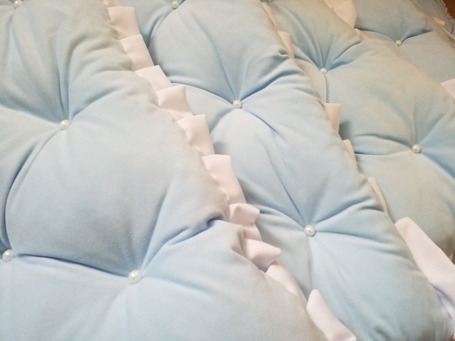 Бортики и одеяло в кроватку